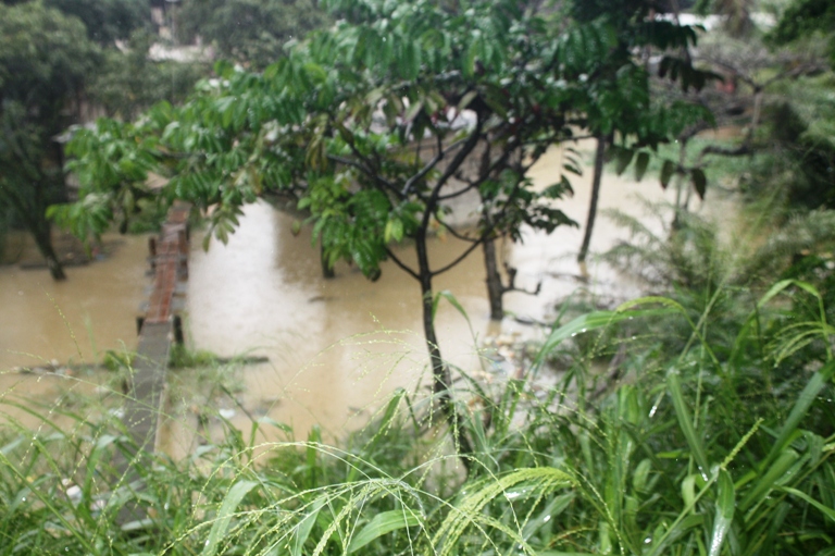 Plusieurs quartiers de Libreville dans l’eau après une abondante pluie lundi
