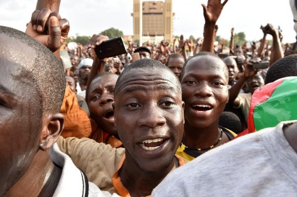 Manifestants dans les rues de Ouagadougou