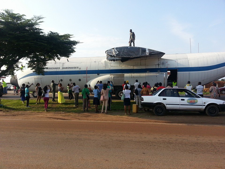 Un avion sème le trouble à Libreville