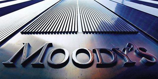 Moody’s accueilli comme le père Noël au Gabon