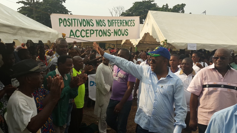 Chambrier fils hausse le ton, « le Gabon est en crise »