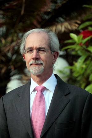 Le nouvel ambassadeur de France prend ses marques au Gabon et dans la CEEAC