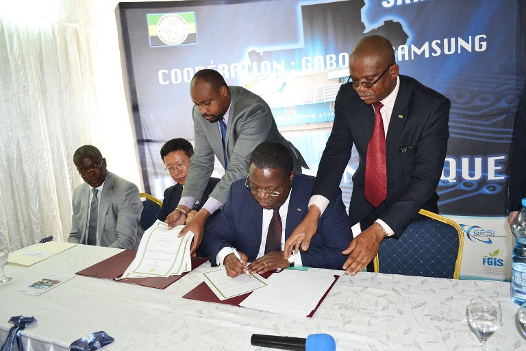 Samsung offre un village numérique au Gabon | GABONACTU.COM