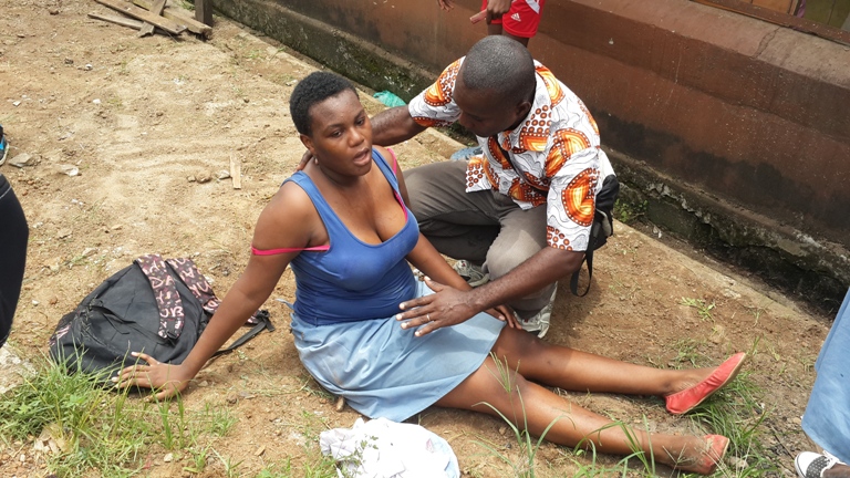 Cette élève prise en charge par un passant a perdu connaissance @ gabonactu.com