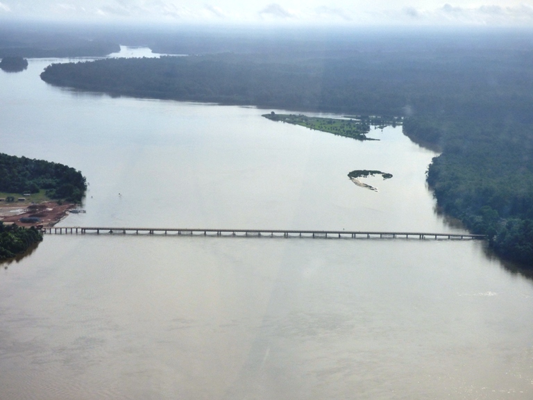 Un des nombreux ponts déjà construits sur le tronçon POG - Batanga