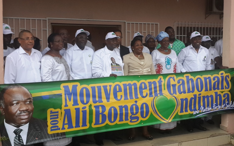 Les membres fondateurs du MOGABO posant après la causerie d'Owendo @ gabonactu.com