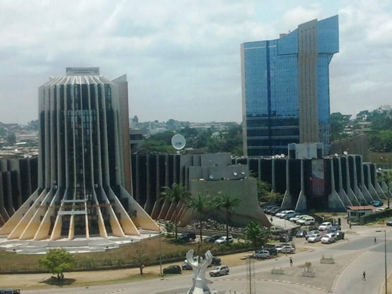 La population gabonaise est estimée à 1 802 728 habitants (officiel)