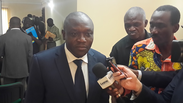 Le formateur se prêtant aux questions des journalistes au terme de la formation le 25 juin@ Gabonactu.com