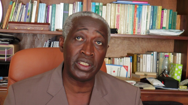 Raymond Ndong Sima lache un nouveau pamphlet contre le pouvoir