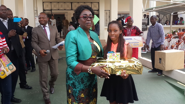 Le ministre de l’éducation nationale récompense 25 meilleurs bacheliers 2015