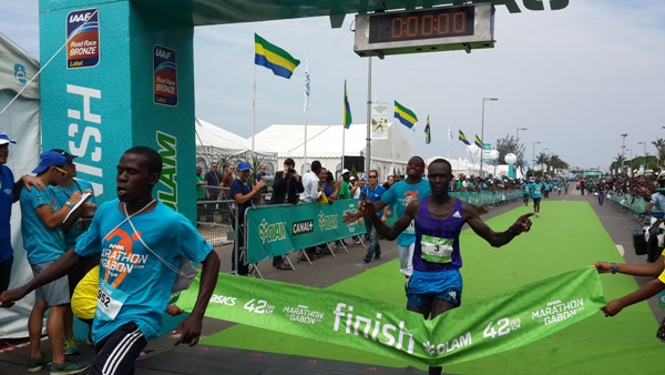 Le Kenyan Luke Kibet vainqueur du marathon du Gabon 2015