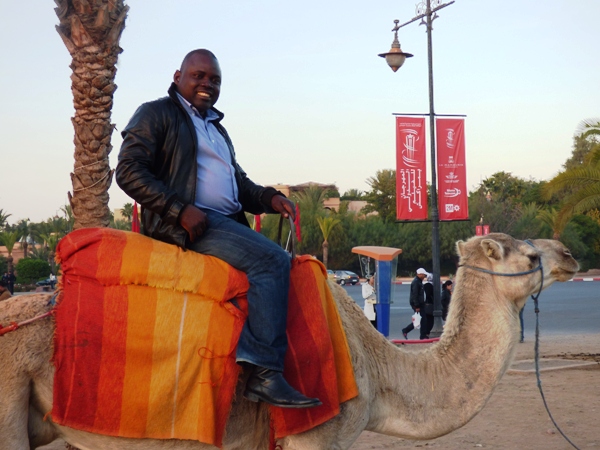 petite balade en chameau dans le Marrakech moderne @ Gabonactu.com