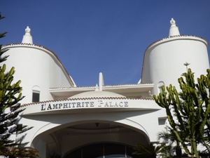Derrière cette façade se cache un luxe insolent @ Gabonactu.com