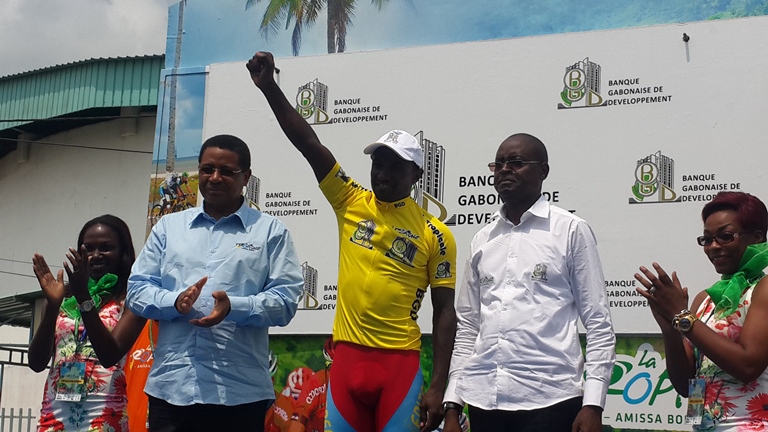 5ème étape de la Tropicale Amissa Bongo 2016: L’ÉrythréeTesfom Okubamariam arrache le maillot Jaune à l’italien Andréa Palini