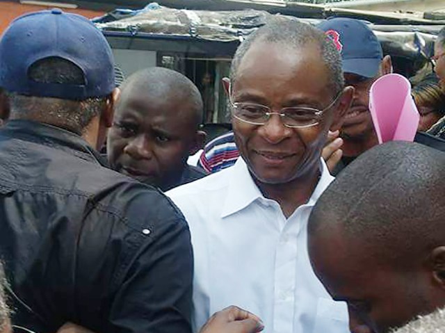 Léon Paul Ngoulakakia face à la presse vendredi à la Chambre de commerce