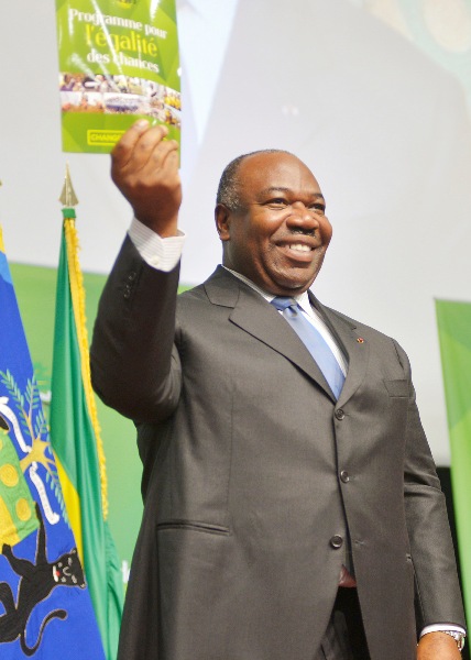 Ali Bongo, en fin de mandat, veut mettre fin aux privilèges