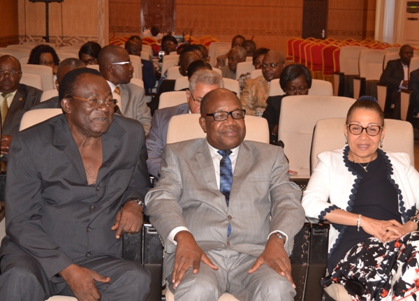 Les sénateurs PDG font allégeance à Ali Bongo