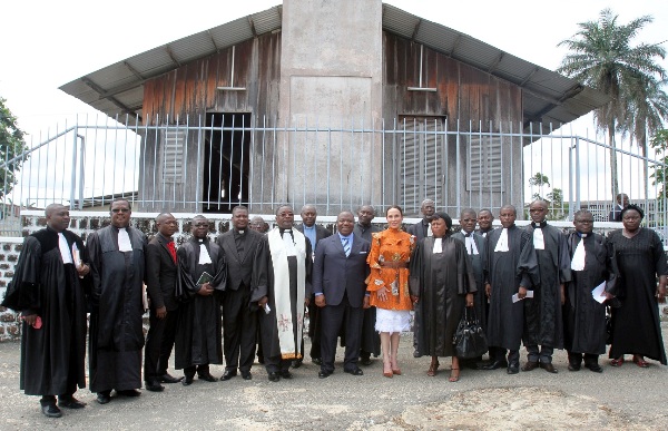 Ali Bongo a célébré pentecôte à l’église de Baraka mission