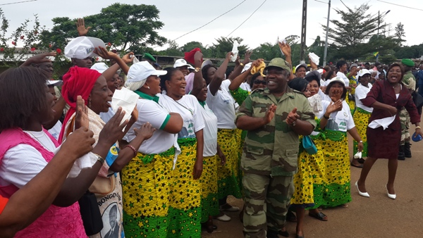 Ali Bongo a sillonné l’Estuaire par hélicoptère pour lancer la 16ème édition des manœuvres médico-militaires