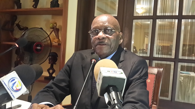 Ntoutoume Emane redoute une guerre civile au Gabon et en appelle à la communauté internationale