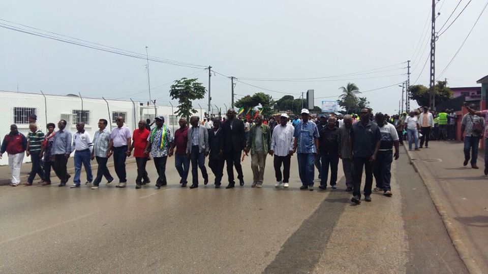 La police disperse une marche pacifique de l’opposition