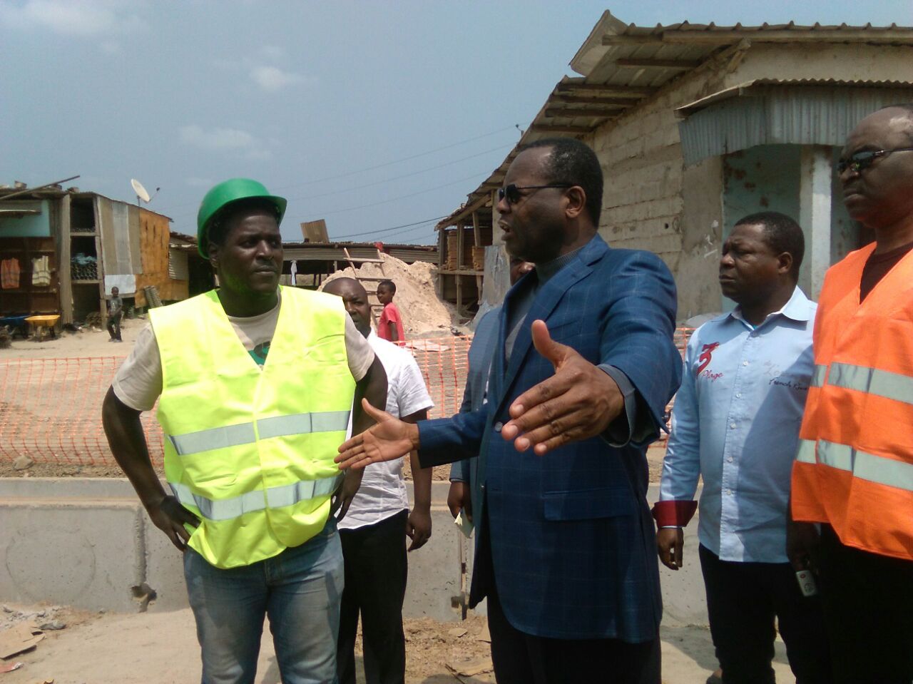 Infrastructures routières : les entreprises adjudicataires sommées par Jean Pierre Oyiba de respecter leurs engagements