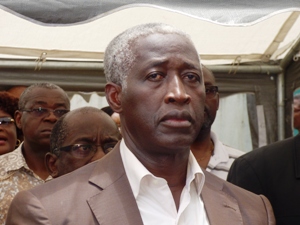 Covid-19 : Raymond Ndong Sima malmené à un point de contrôle