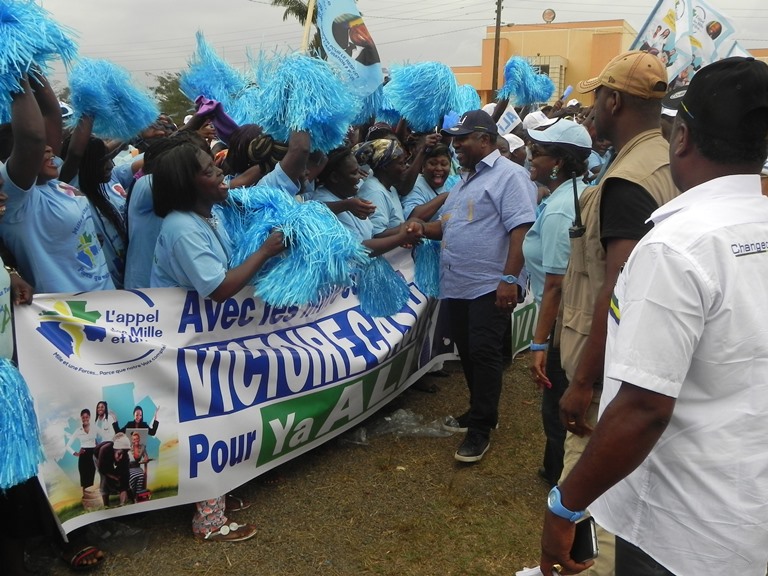 Plus de 1500 femmes du mouvement féministe « Mille et Une » promettent le vote cash au candidat Ali Bongo à Fougamou