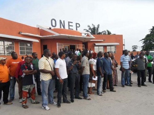 Crise post-électorale : le syndicat des pétroliers opte pour la prudence