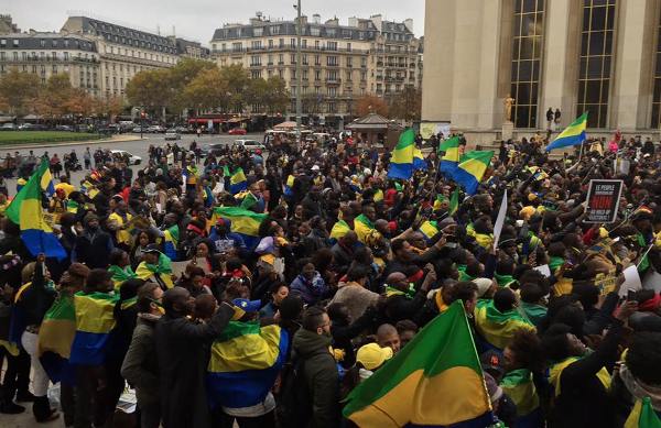 Les gabonais de France se sont massés au Trocadero pour écouter Jean Ping, leur président élu