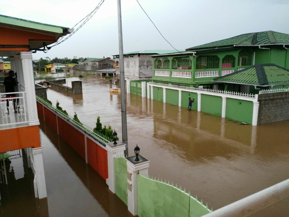 Akanda, la petite Venise gabonaise inondée comme un vulgaire Mapane