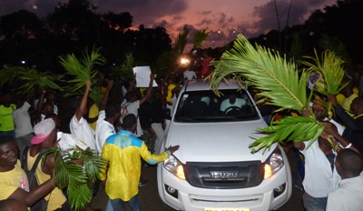 La police a laissé la foule se joindre au cortège @ Gabonactu.com