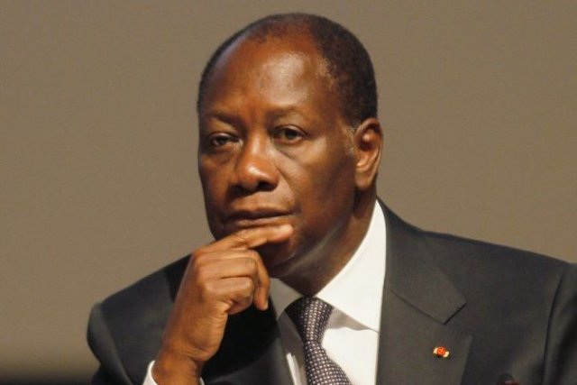 Ouattara sort le chéquier et sauve son pouvoir bousculé par une minuterie contagieuse