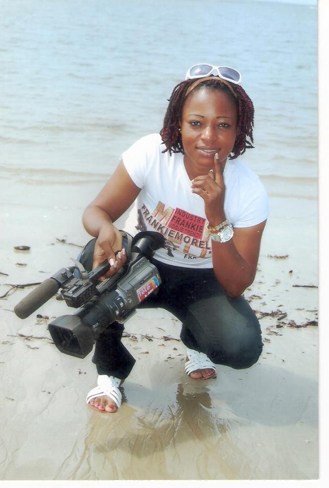 Nina Massounga, camerawoman est décédée mardi à Libreville