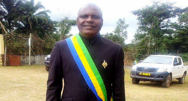 Une gabonaise adresse un cantique d’amour à Ali Bongo le suppliant de libérer Bertrand Zibi et Amy Washington