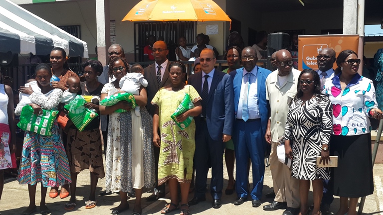 Lutte contre le paludisme: Gabon Télécom offre 400 moustiquaires imprégnées aux populations d’Okala, au nord de Libreville