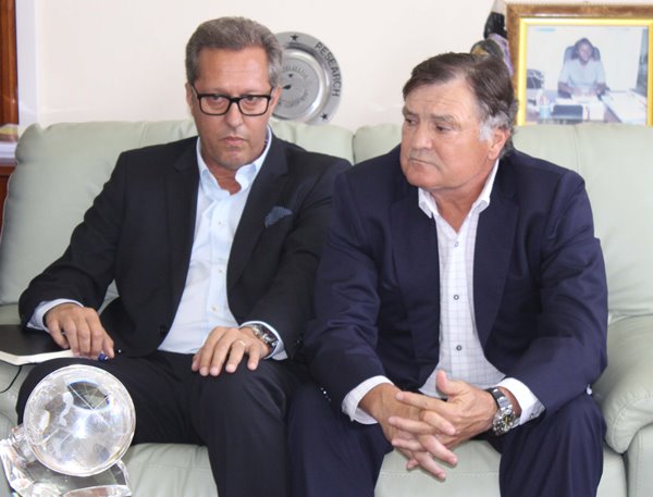 Nicole Assélé somme Antonio Camacho de résider au Gabon