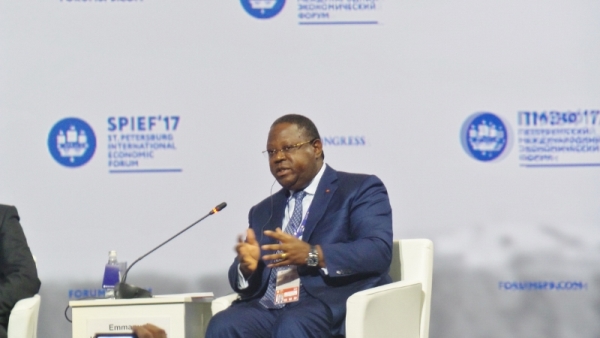 A Saint Pétersbourg, Issozé Ngondet recherche des investisseurs pour diversifier l’économie gabonaise