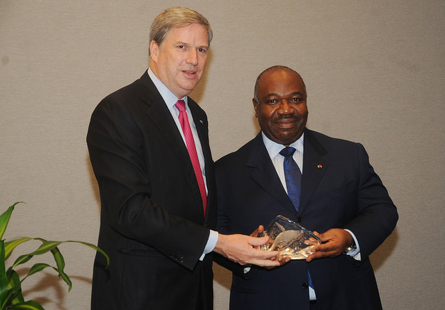 Ali Bongo rentrera de New York avec un prix