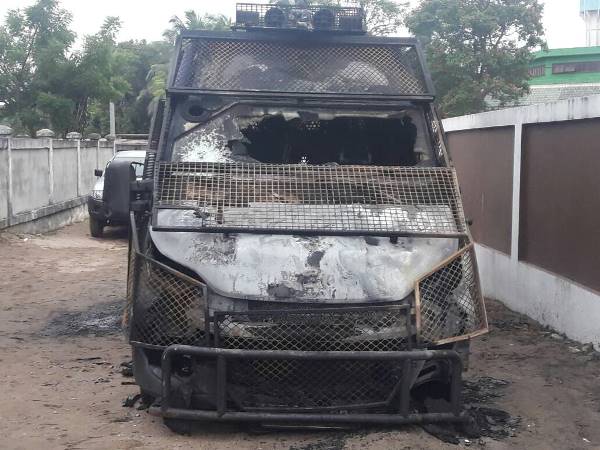 Incendie d’une fourgonnette de la police à Port-Gentil