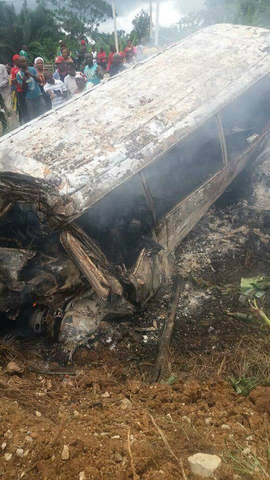 Plusieurs morts dans un grave accident de la circulation vers Kango