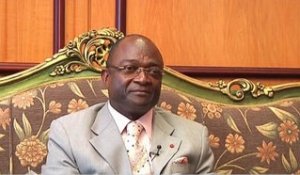 Un groupe d’activistes proche de Jean Ping menace d’agresser Paul Biyoghé Mba et Étienne Massard Kabinda