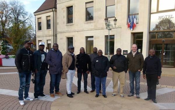 Une association gabono-congolaise collecte des dons pour aider des SDF à Paris