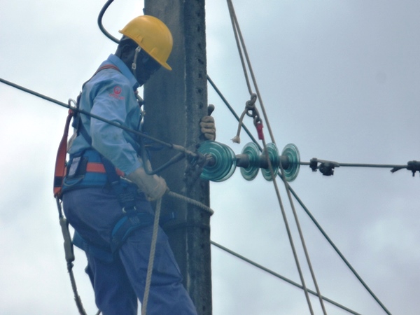 Coupure d’électricité durant le réveillon 2018 : la SEEG soupçonne une main noire