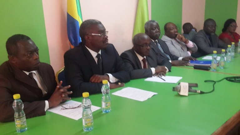 Une coalition des partis politiques de l’opposition dénonce des négociations secrètes entre Ali Bongo et Jean Ping