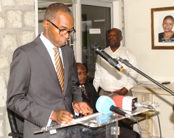 L’UN appelle les Gabonais à bouder les mesures d’austérité en votant contre le PDG aux législatives