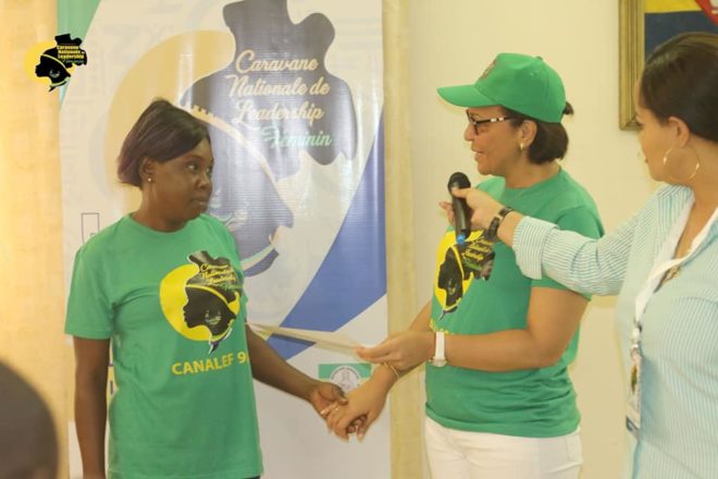 Formation sur le leadership : près de 300 femmes reçoivent des attestations