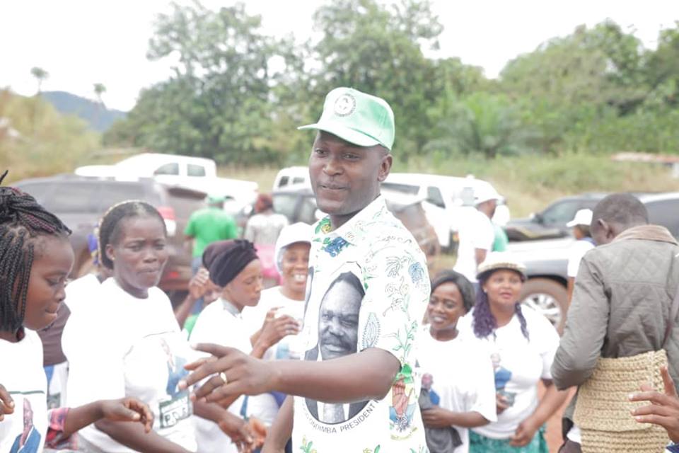 Elections 2018 : Hermenegile Bussa-Bussambe dans la tanière de Séraphin Moundounga