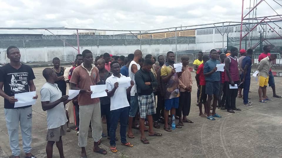La gendarmerie nautique démantèle un réseau de passeurs ; 55 immigrés clandestins aux arrêts
