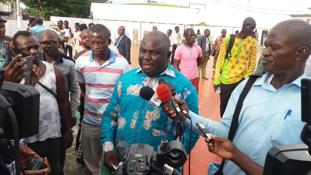 « Où est passé Ali Bongo et au nom de qui le gouvernement s’exprime-t-il ? » Jean-Rémy Yama